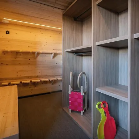 Eteila - Ovo Network Chalet